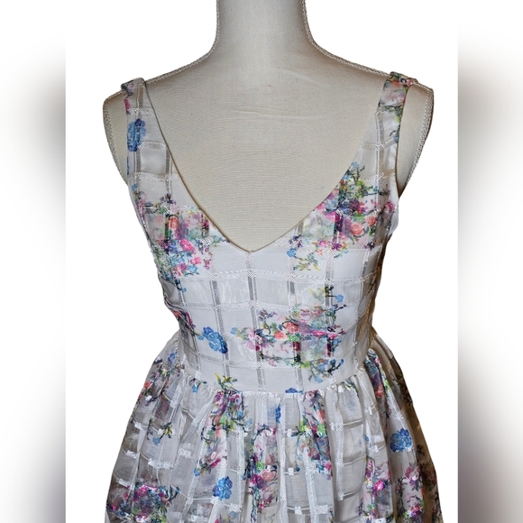 Maeve Floral Sleeveless Dress - Picture 3 of 8
